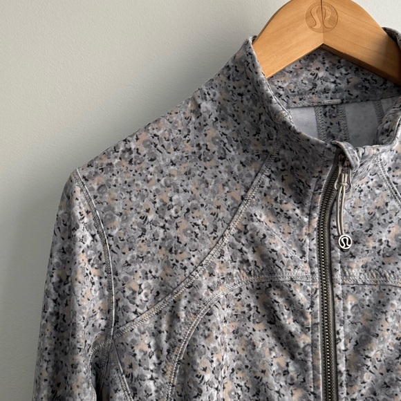 lululemon forme jacket - Picture 6 of 16